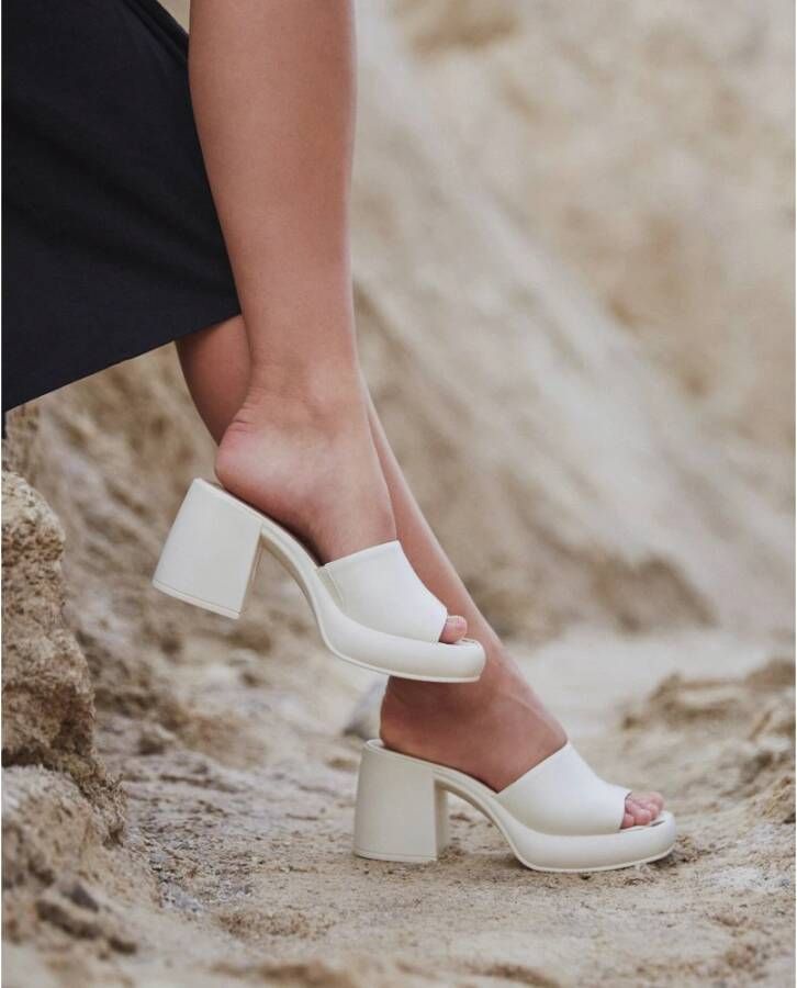 Estro Dames Licht Beige Slip On Platform Hoge Hak Muiltjes Er00112881 Beige Dames
