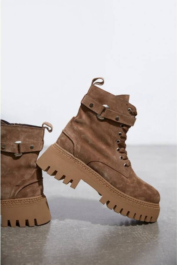 Estro Dames Bruine Enkellaarzen gemaakt van Echt Velours met Decoratieve Band Brown Dames