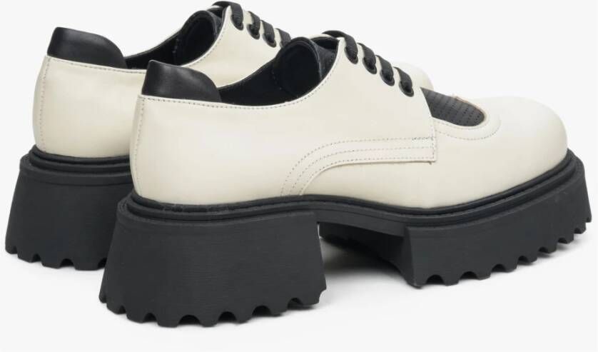 Estro Dames Beige & Zwart Leren Brogues met Chunky Sole Er00113785 Beige Dames