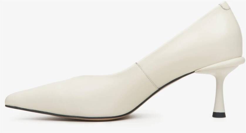 Estro Dames Melkachtig-Beige Echt Leren Pumps met Puntige Neus Er00115098 Beige Dames