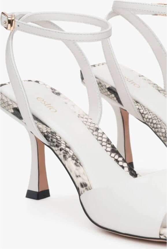 Estro Lichtbeige leren sandalen met hak