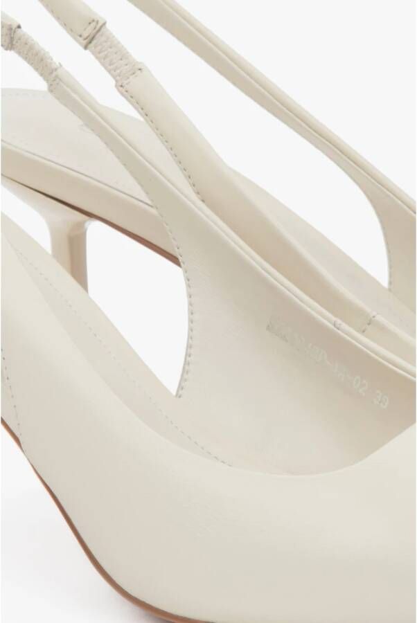 Estro Lichtbeige Leren Slingback Pumps met Hoge Hak