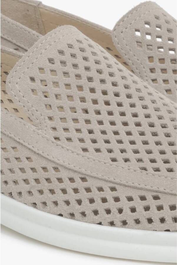 Estro Lichtbeige Loafers voor Dames gemaakt van Premium Italiaans Echt Velours met Perforatie