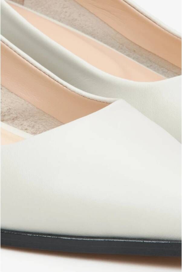 Estro Dames Licht Beige Lage Hakken Pumps gemaakt van Echt Leer Er00115105 Beige Dames