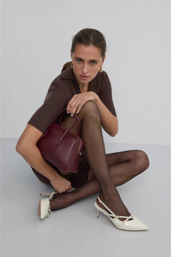 Estro Lichte beige slingback pumps voor dames gemaakt van patent echt leer