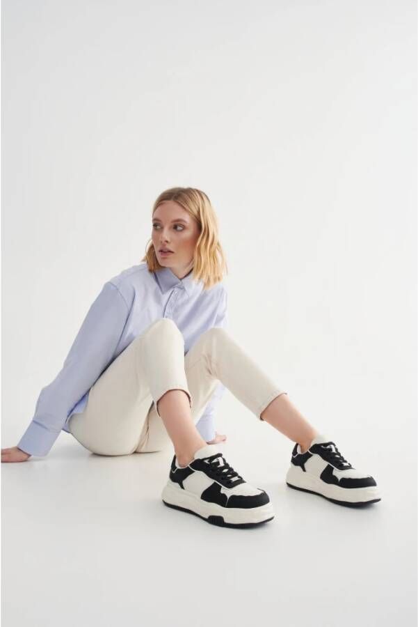 Estro Dames Zwart & Wit Laag-Top Sneakers gemaakt van Echt Leer Er00113581 Black Dames