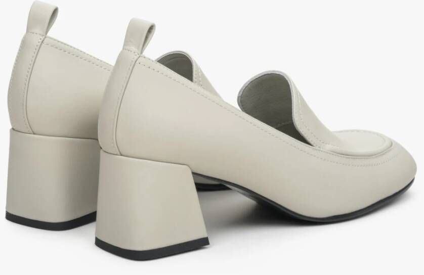 Estro Dames Loafers met Hak in Licht Beige Er00113589 Beige Dames