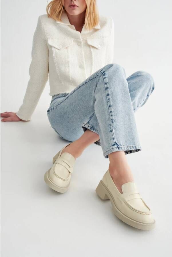 Estro Dames Lichtbeige Penny Loafers met Stevige Hak gemaakt van Echt Leer Er00113577 Beige Dames
