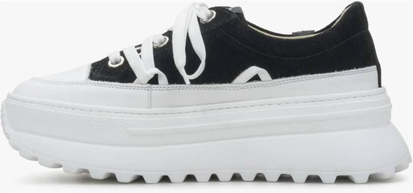 Estro Dames Witte & Zwarte Sneakers met Geperforeerde Zool Er00114396 Black Dames