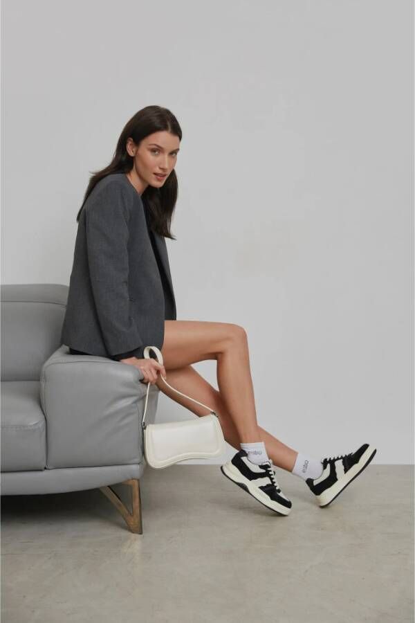 Estro Dames Zwart & Wit Velours & Leren Lage Sneakers Er00112594 Black Dames