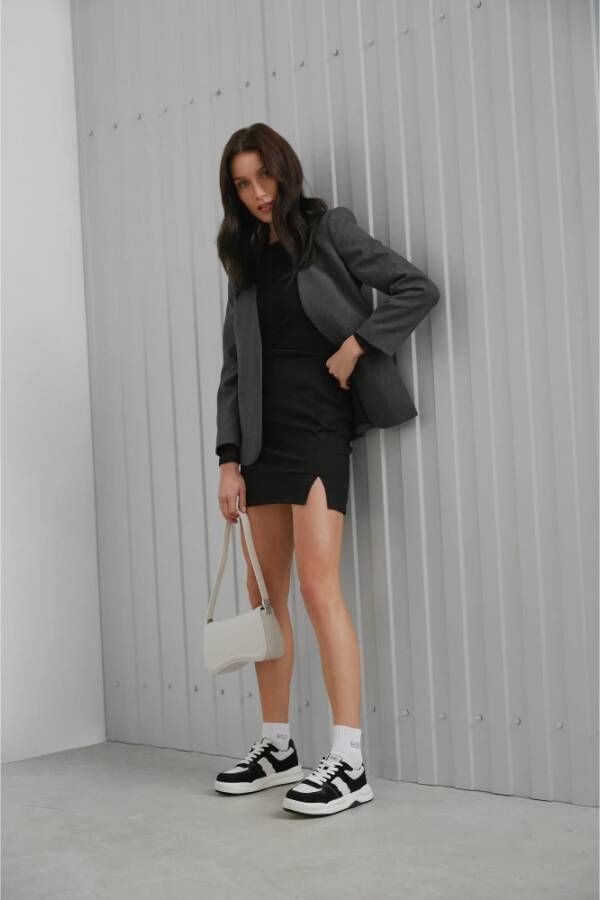 Estro Dames Zwart & Wit Velours & Leren Lage Sneakers Er00112594 Black Dames