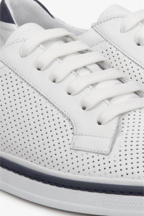 Estro Witte Geperforeerde Heren Leren Sneakers voor de Zomer Er00111305 White Heren