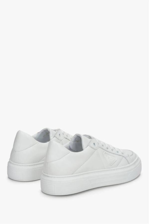 Estro Witte Leren Lage Sneakers Moderne Elegantie