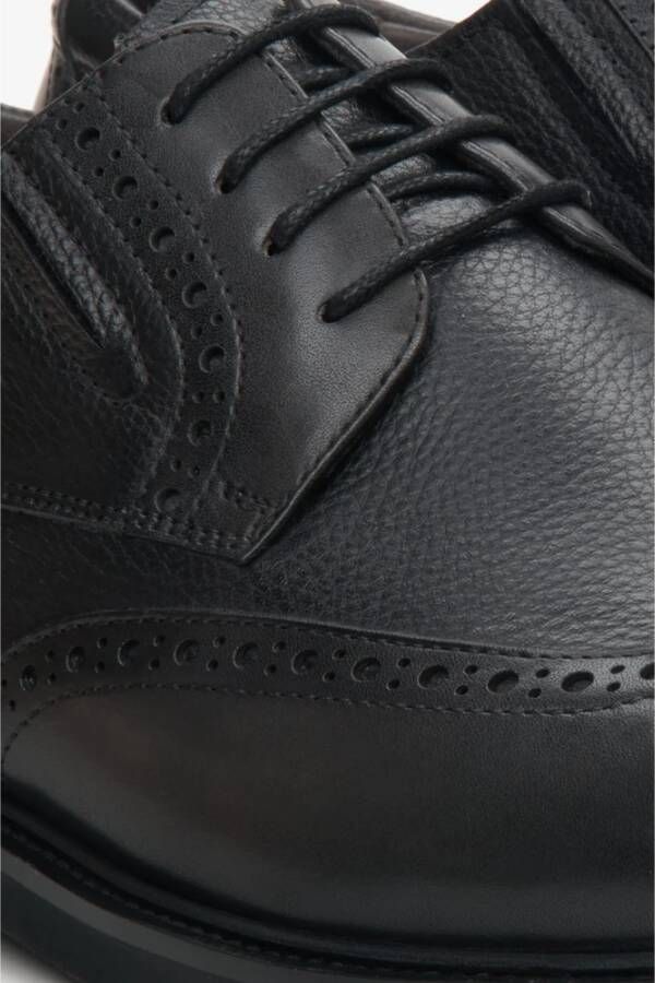 Estro Zwarte leren brogues met decoratieve perforatie Black Heren