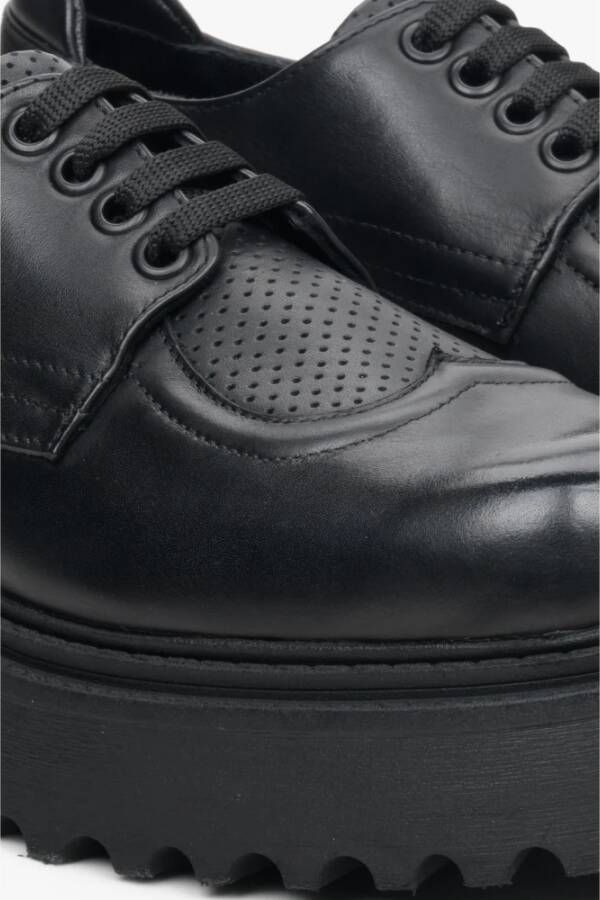 Estro Zwarte leren brogues met dikke zool Black Dames