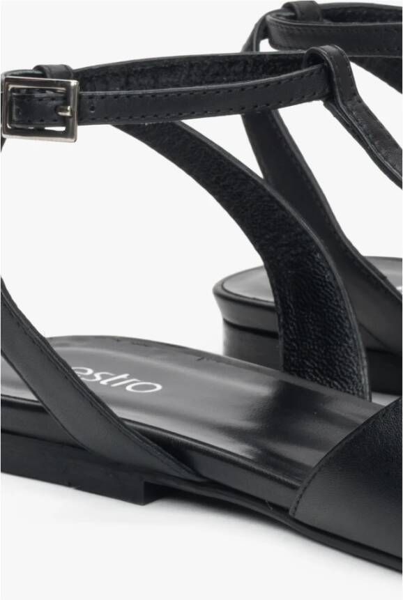 Estro Zwarte leren platte sandalen voor dames met een puntige neus