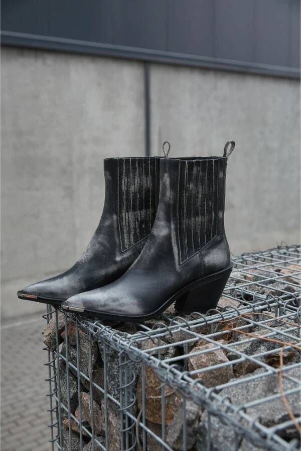 Estro Zwarte Leren Vintage Cowboy Laarzen voor Vrouwen met Zilveren Details Black Dames