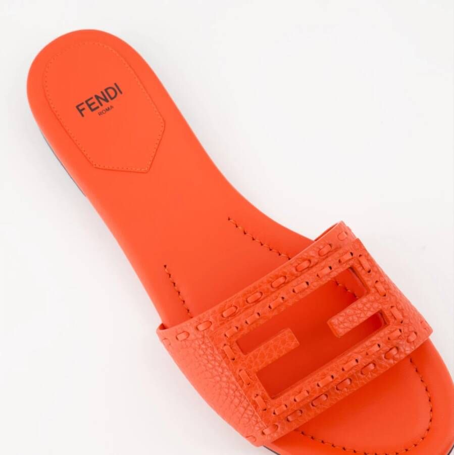 Fendi Leren Baguette Sandalen Red Dames