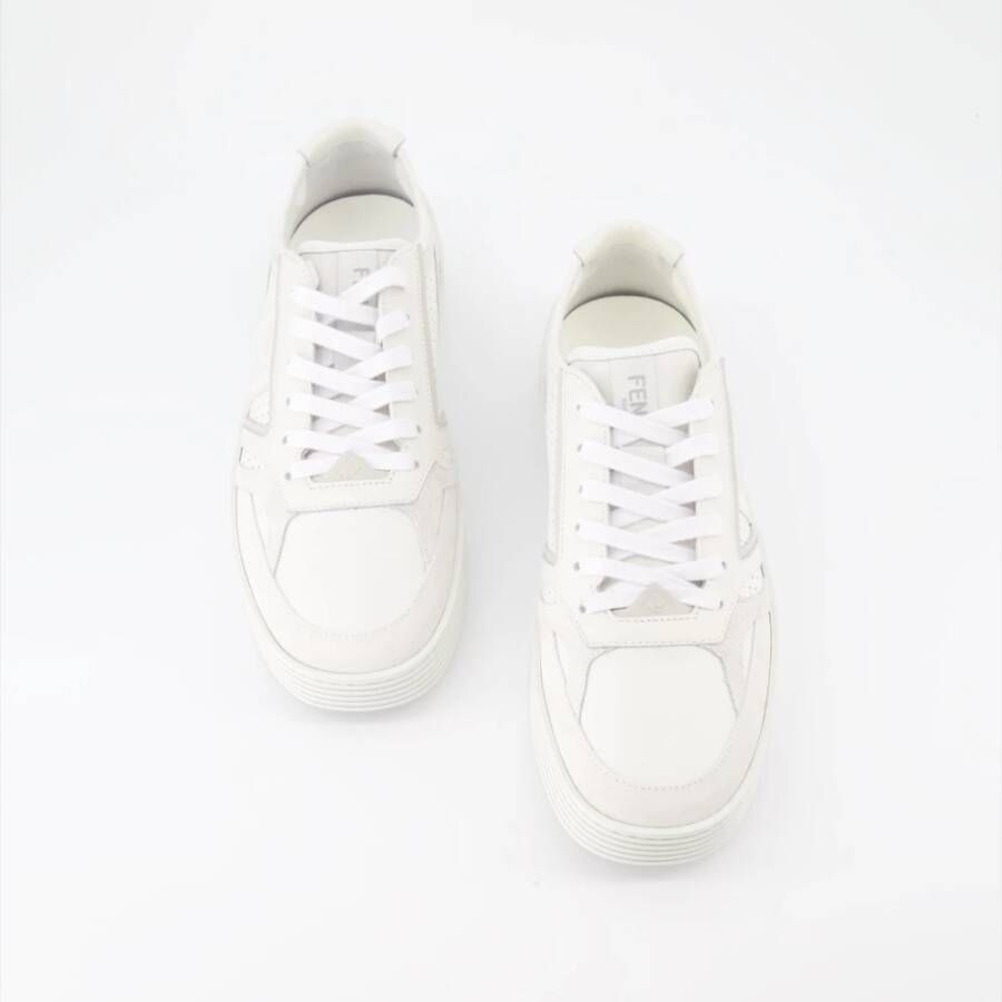 Fendi Witte Veterschoenen met Grijze Suède Details White Heren