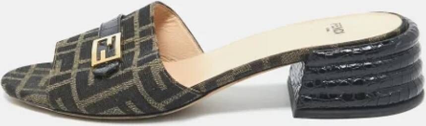 Fendi Vintage Pre-owned Canvas heels Brown Dames