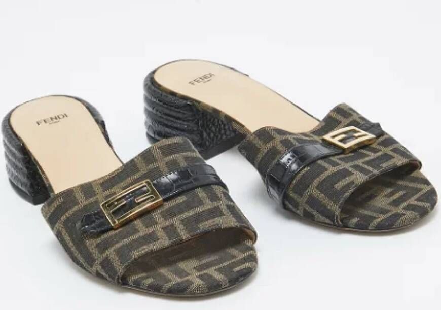 Fendi Vintage Pre-owned Canvas heels Brown Dames