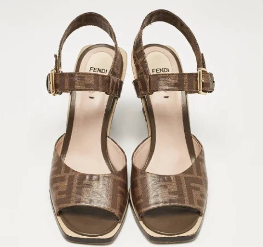 Fendi Vintage Pre-owned Coated canvas sandals Brown Dames