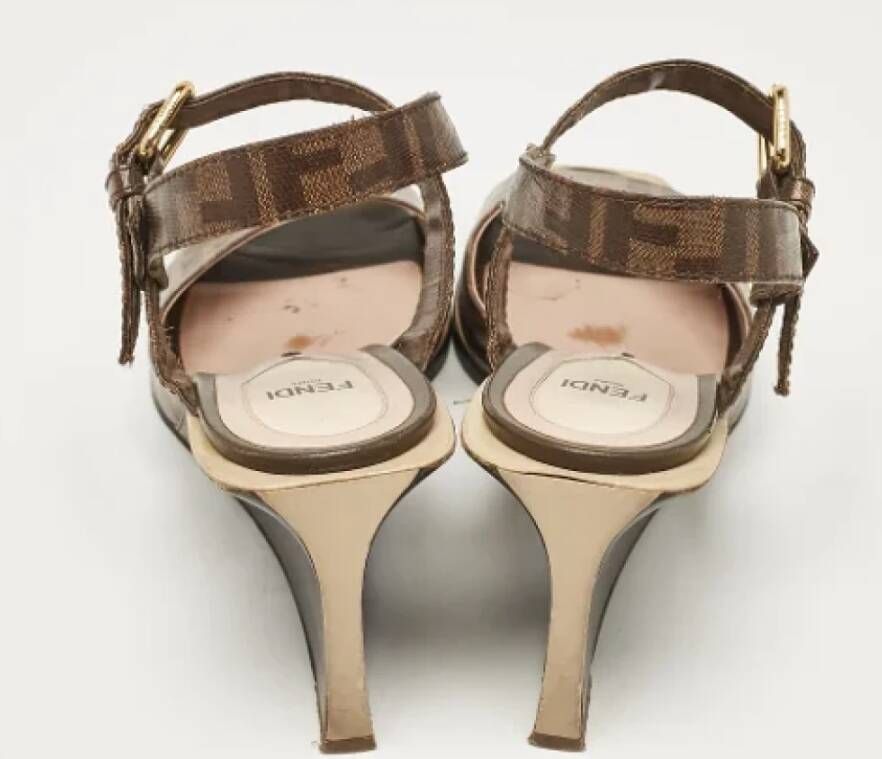 Fendi Vintage Pre-owned Coated canvas sandals Brown Dames