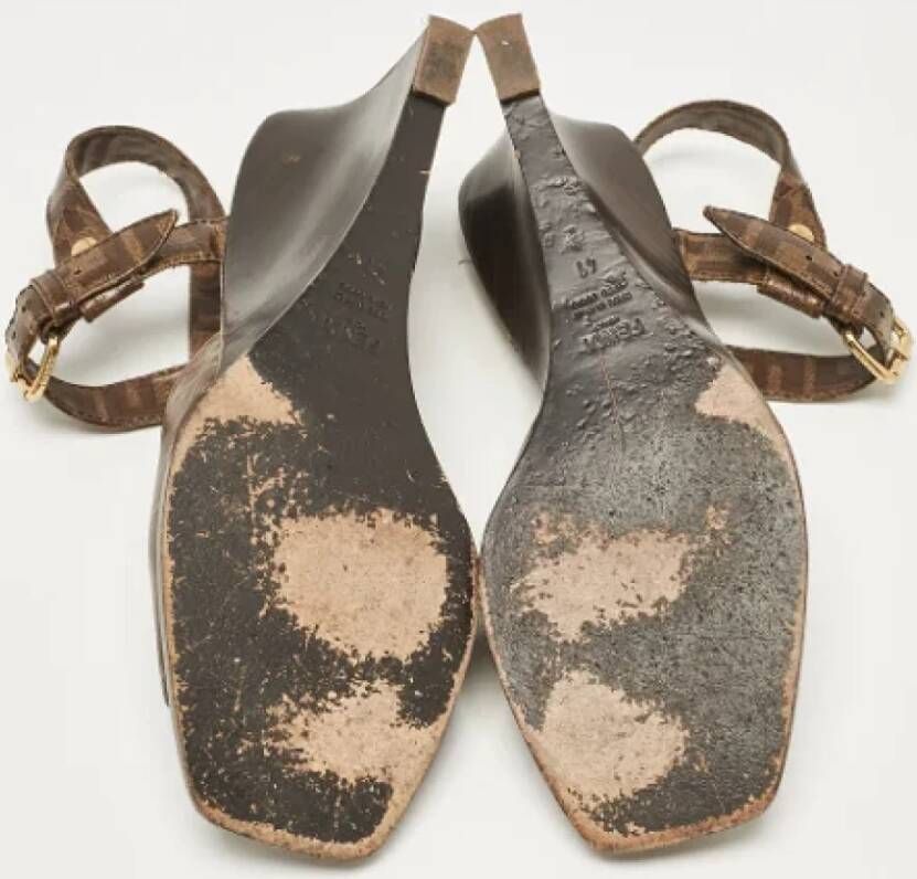 Fendi Vintage Pre-owned Coated canvas sandals Brown Dames