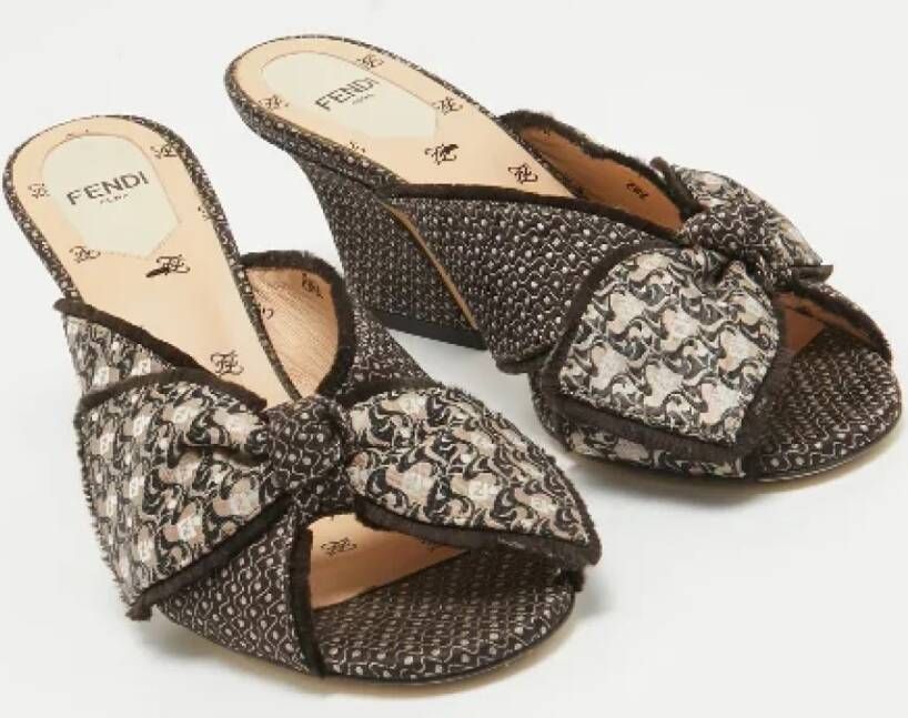 Fendi Vintage Pre-owned Fabric sandals Brown Dames
