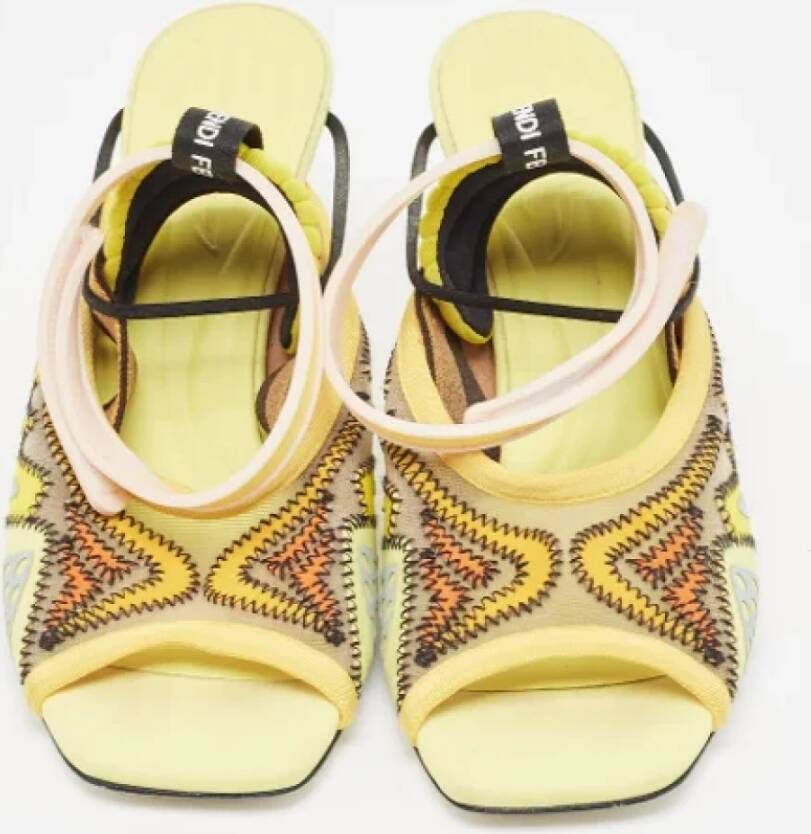 Fendi Vintage Pre-owned Fabric sandals Yellow Dames
