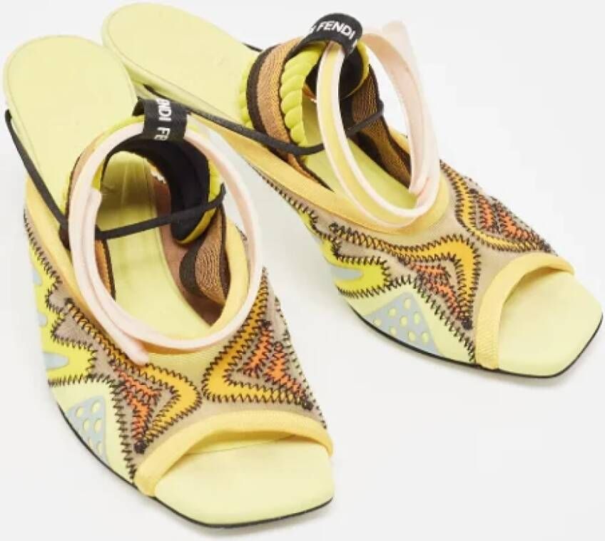 Fendi Vintage Pre-owned Fabric sandals Yellow Dames