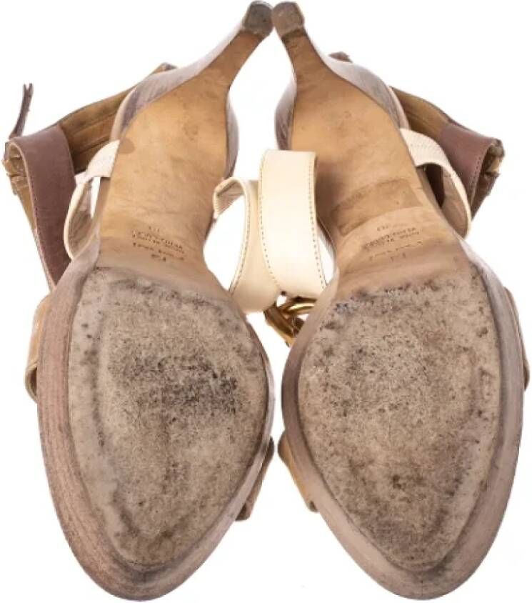 Fendi Vintage Pre-owned Leather sandals Beige Dames