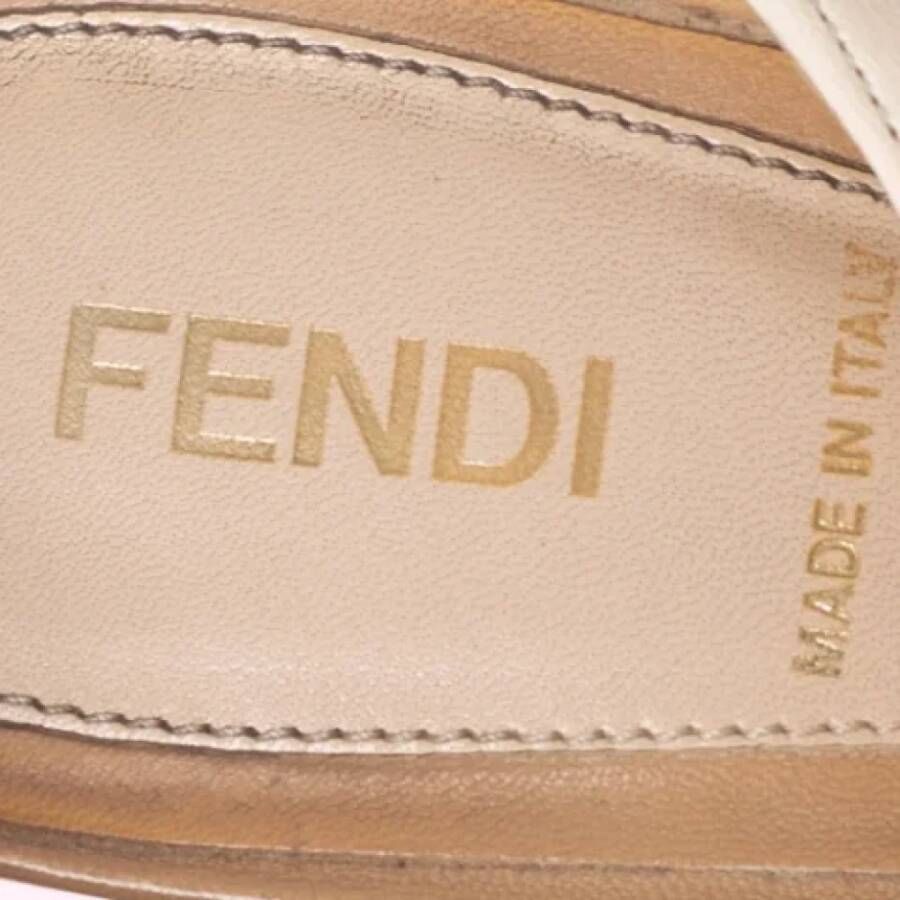Fendi Vintage Pre-owned Leather sandals Beige Dames