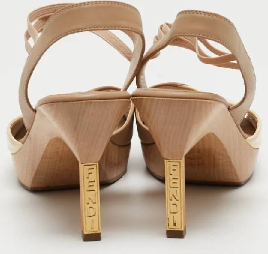 Fendi Vintage Pre-owned Leather sandals Beige Dames