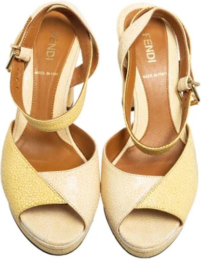 Fendi Vintage Pre-owned Leather sandals Beige Dames