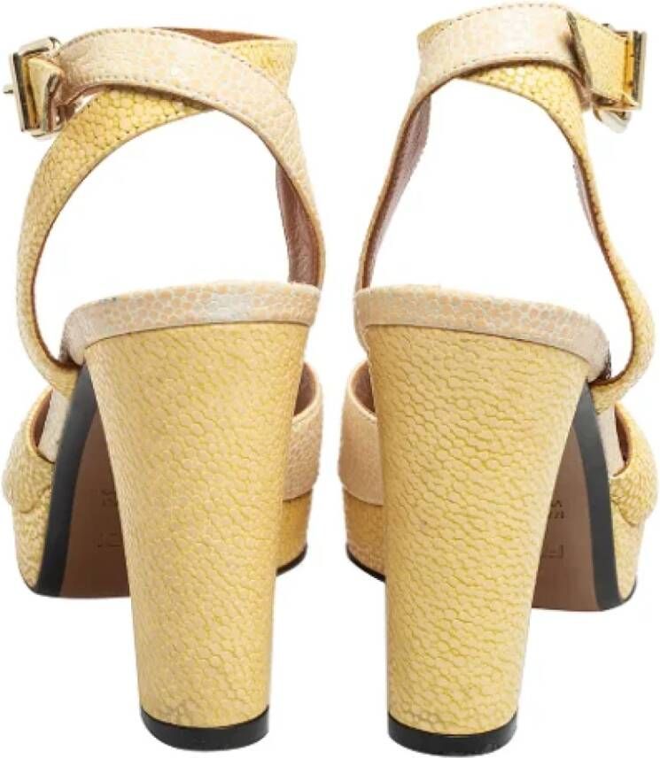 Fendi Vintage Pre-owned Leather sandals Beige Dames