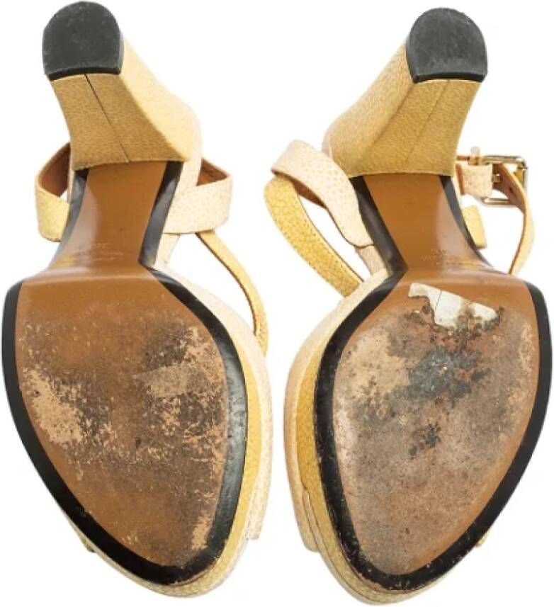 Fendi Vintage Pre-owned Leather sandals Beige Dames