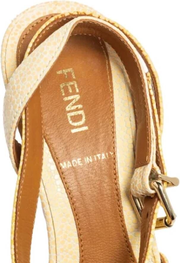 Fendi Vintage Pre-owned Leather sandals Beige Dames