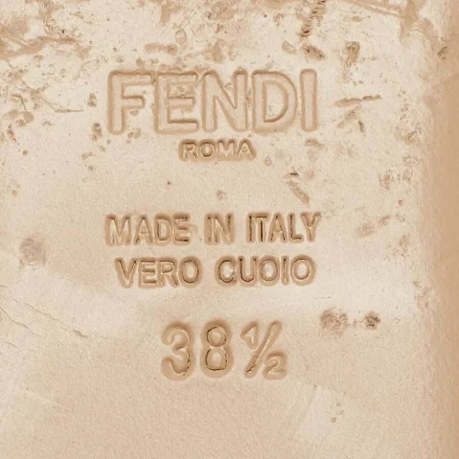 Fendi Vintage Pre-owned Leather sandals Beige Dames