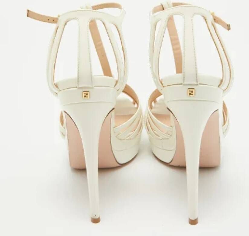 Fendi Vintage Pre-owned Leather sandals Beige Dames