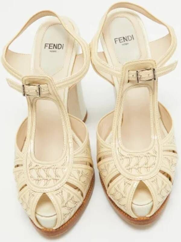 Fendi Vintage Pre-owned Leather sandals Beige Dames