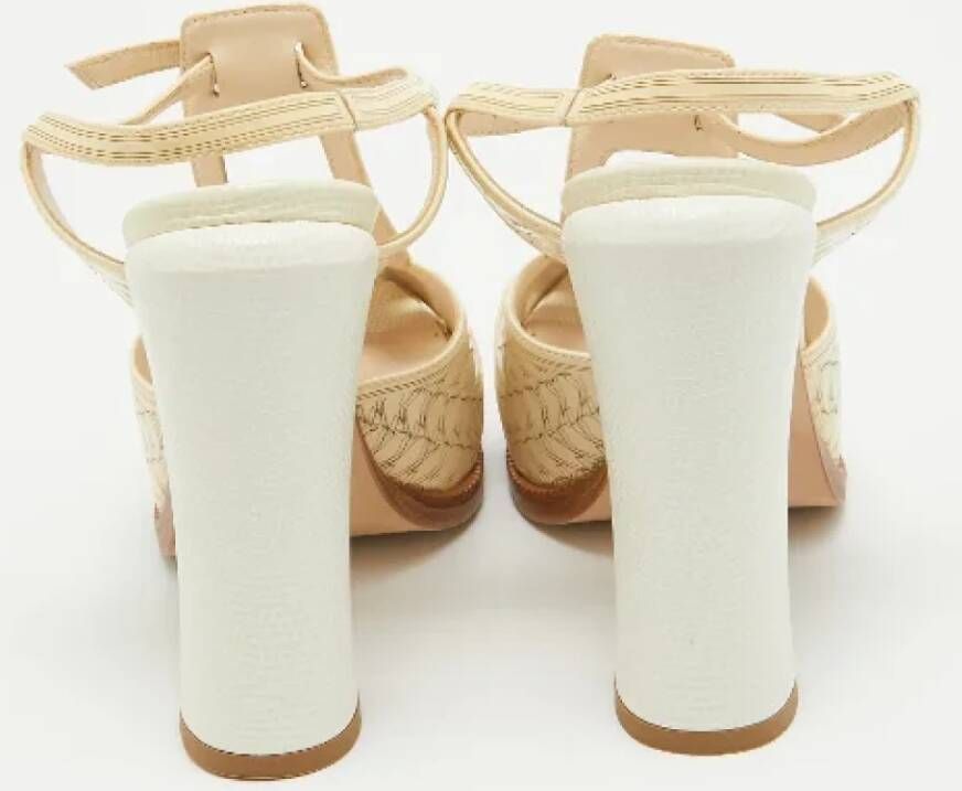 Fendi Vintage Pre-owned Leather sandals Beige Dames