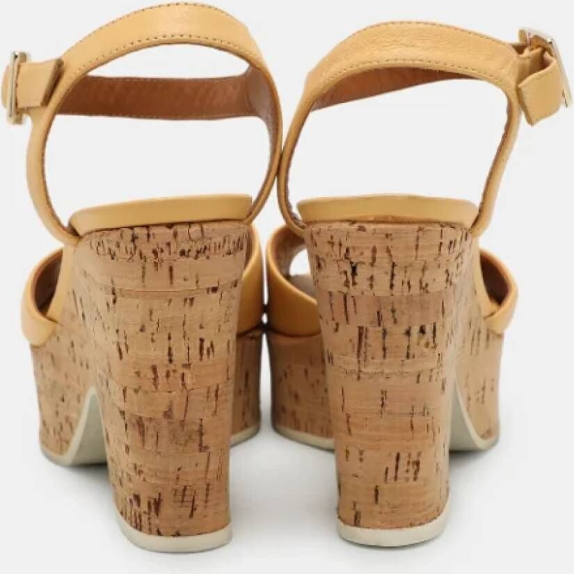 Fendi Vintage Pre-owned Leather sandals Beige Dames