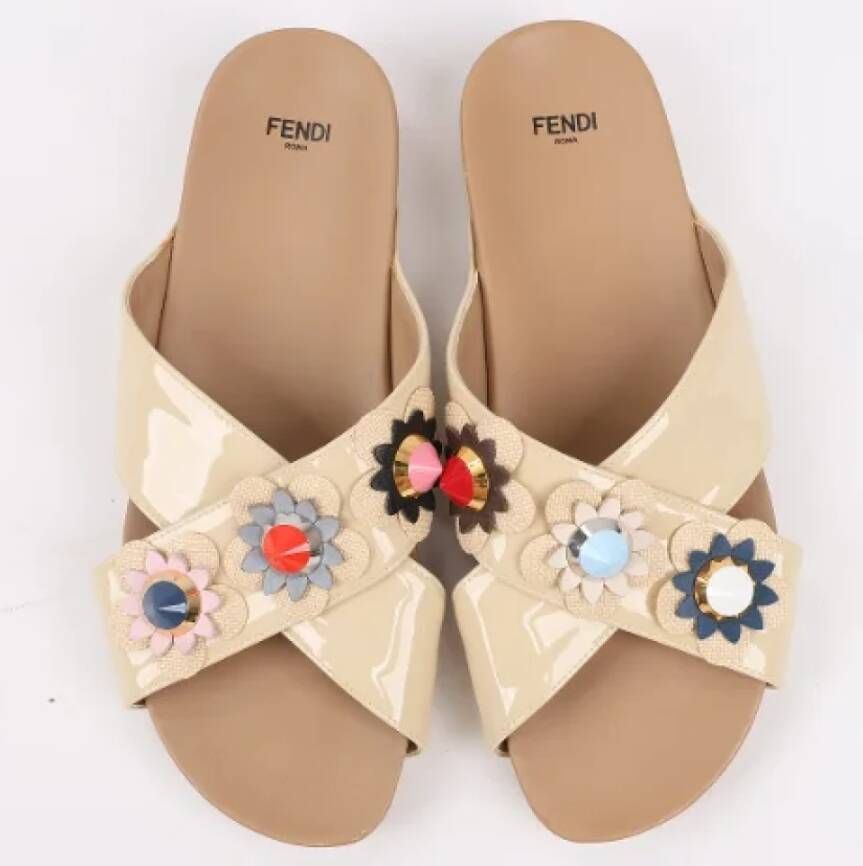 Fendi Vintage Pre-owned Leather sandals Beige Dames