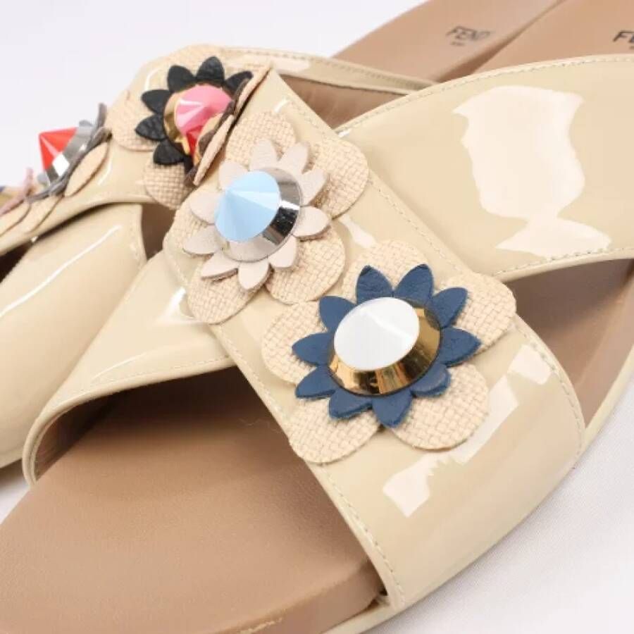 Fendi Vintage Pre-owned Leather sandals Beige Dames