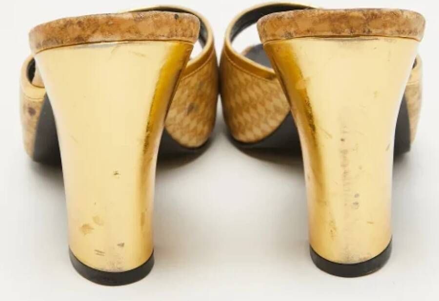 Fendi Vintage Pre-owned Leather sandals Yellow Dames