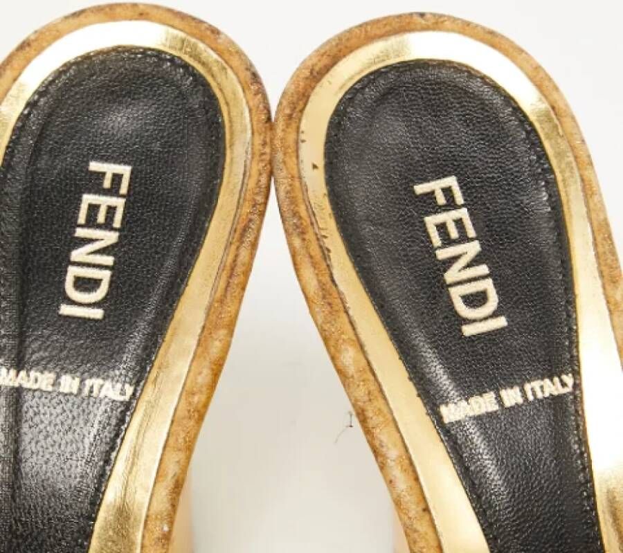 Fendi Vintage Pre-owned Leather sandals Yellow Dames