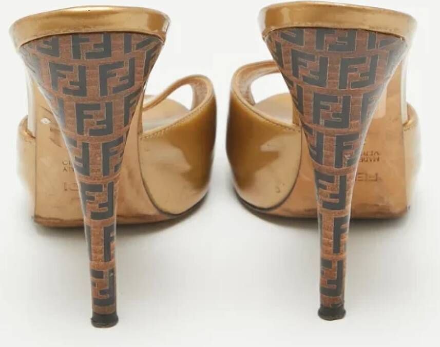 Fendi Vintage Pre-owned Leather sandals Yellow Dames
