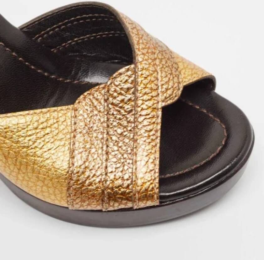 Fendi Vintage Pre-owned Leather sandals Yellow Dames