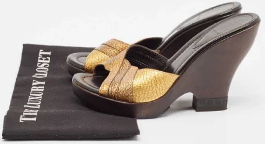 Fendi Vintage Pre-owned Leather sandals Yellow Dames
